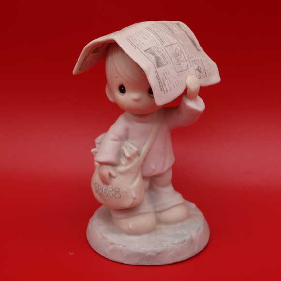 Precious Moments Sending You Showers Of Blessings Porcelain Figurine #520683 - Picture 1 of 5